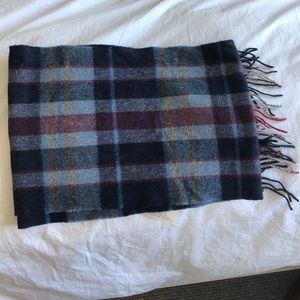 Adult’s Irish Lambswool scarf, NWT